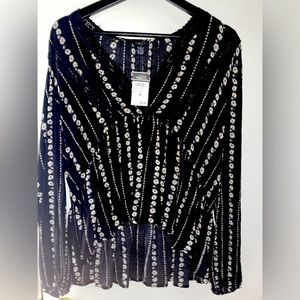 rue21 black daisy top long sleeve